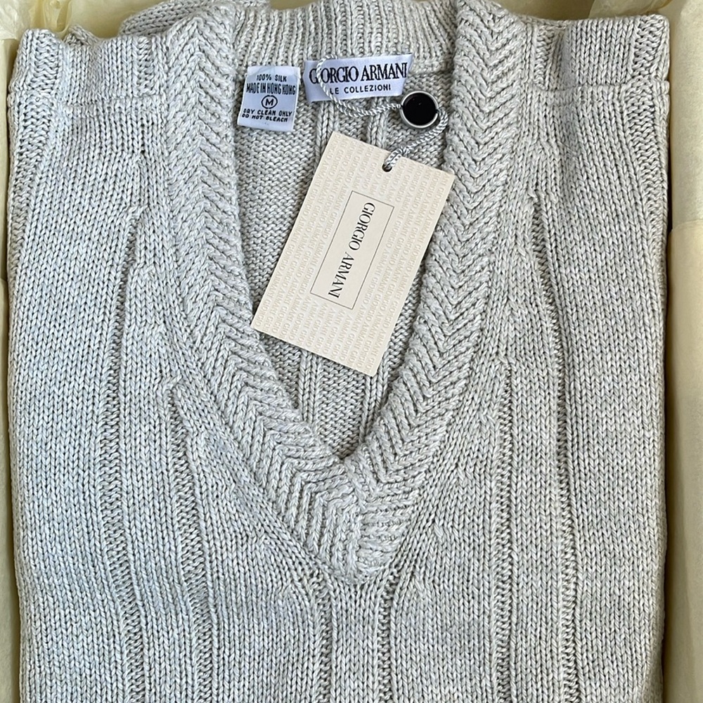 GOORGIO ARMANI V-NECK SILK SWEATER